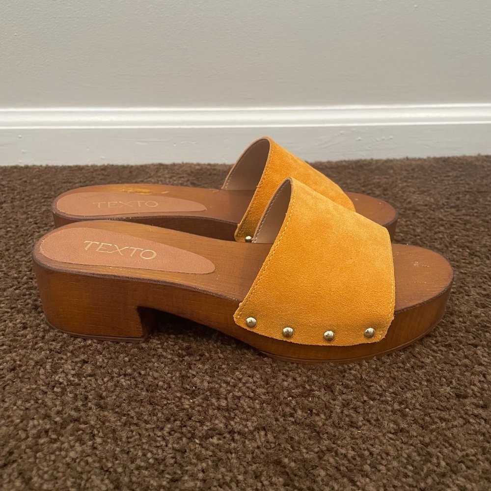 Texto Clog Sandals with Suede and Wood - size 6.5